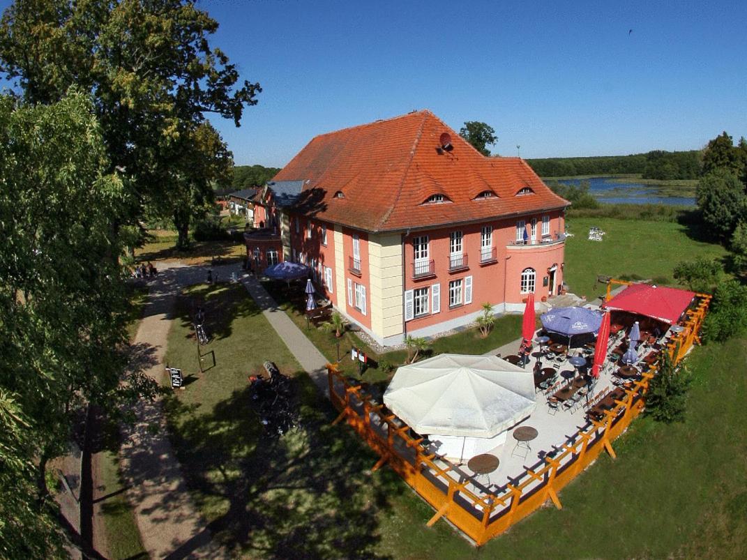 Hôtel Altes Gutshaus-Federow Extérieur photo