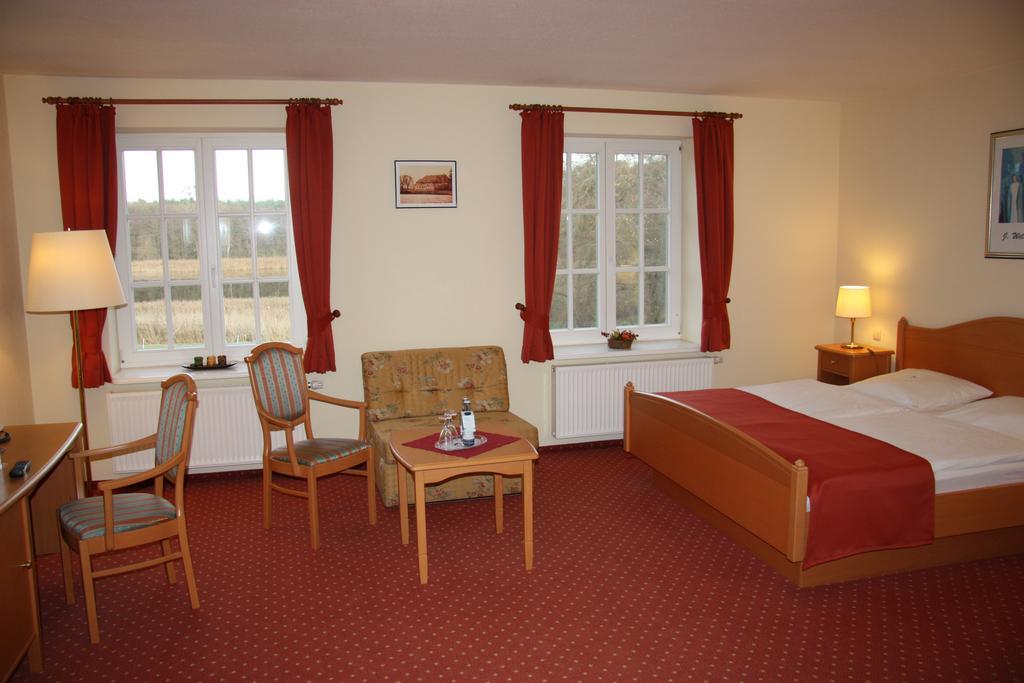 Hôtel Altes Gutshaus-Federow Extérieur photo
